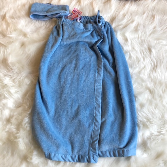 Other - Baby blue towel wrap and head wrap